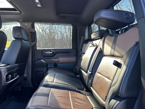 Used 2022 Chevrolet Silverado 2500 High Country w/ Safety Package II image 18