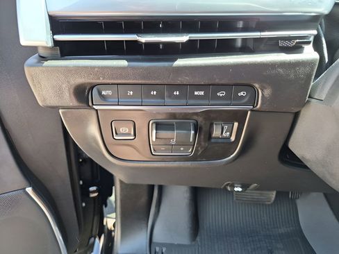 Certified 2026 Cadillac Escalade ESV Platinum Sport w/ LPO, ONYX Package image 33