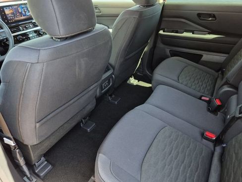 Certified 2026 Nissan Pathfinder SV FWD image 23