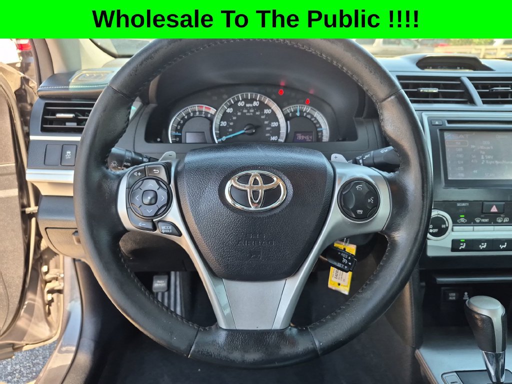 Used 2014 Toyota Camry SE w/ Moonroof Package FWD image 12