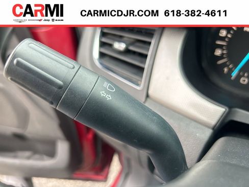 Used 2013 Ford Edge SEL image 19