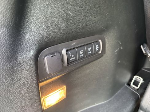 Used 2019 Ford Explorer Sport image 13