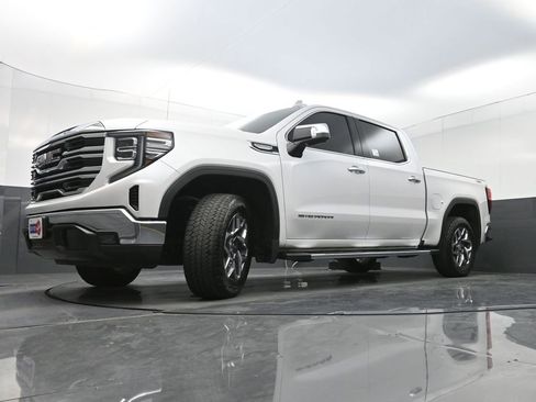 Used 2024 GMC Sierra 1500 SLT image 30