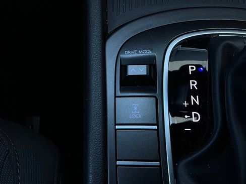 Used 2025 Hyundai Kona SEL image 24