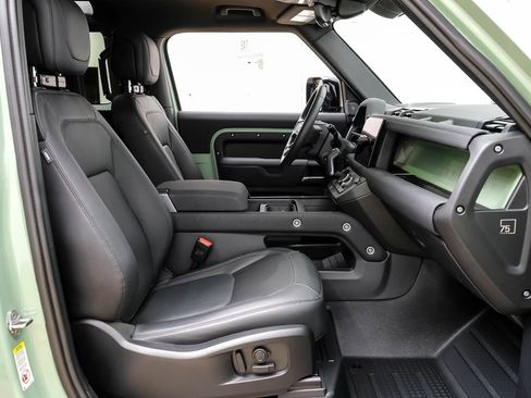 Used 2023 Land Rover Defender 110 75th Limited Edition image 26