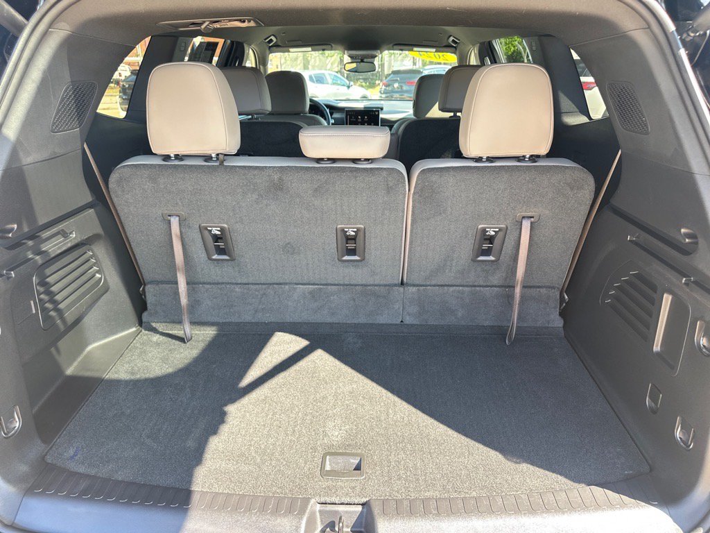 Used 2024 GMC Acadia Elevation w/ Luxury Package FWD image 11
