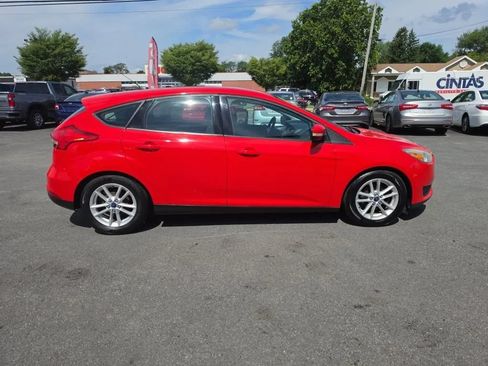 Used 2015 Ford Focus SE FWD image 8