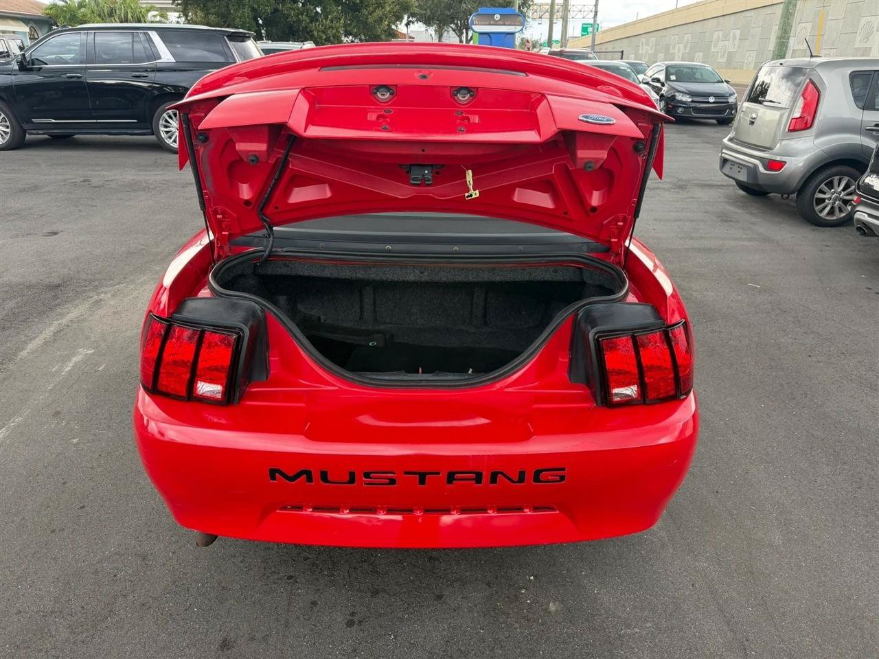 Used 2002 Ford Mustang Convertible RWD image 35