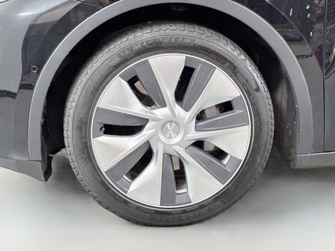 Used 2021 Tesla Model Y Long Range AWD/4WD image 10