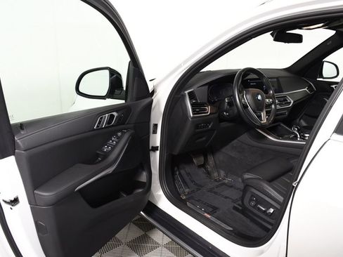Used 2022 BMW X5 xDrive40i w/ Premium Package AWD/4WD image 18