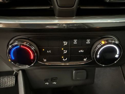Used 2024 Buick Encore GX Preferred w/ Comfort Package AWD/4WD image 30