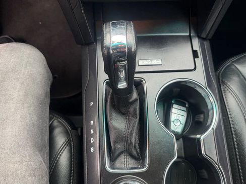 Used 2017 Ford Explorer XLT w/ Equipment Group 202A image 30