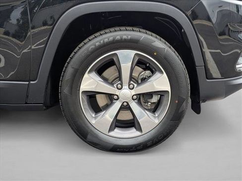 Used 2019 Jeep Cherokee Limited AWD/4WD image 21