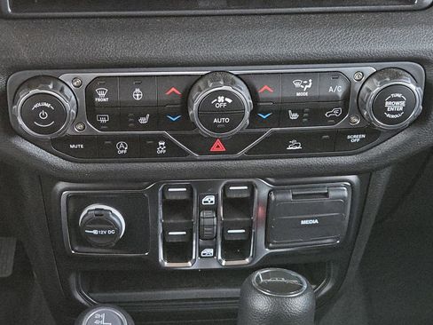 New 2025 Jeep Gladiator Sport AWD/4WD image 12