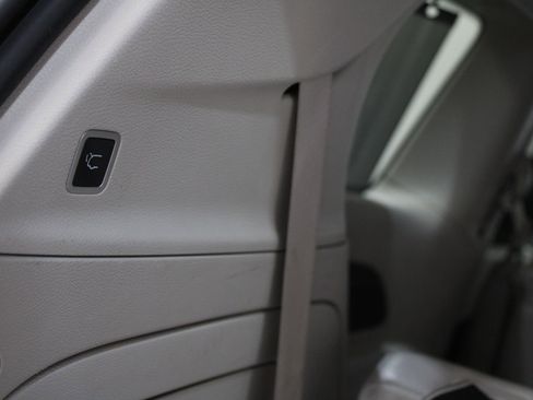 Used 2021 Chrysler Pacifica Touring-L FWD image 13