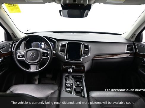 Used 2019 Volvo XC90 T6 Momentum w/ Advanced Package image 9