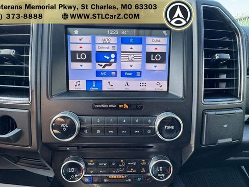 Used 2018 Ford Expedition Limited w/ Equipment Group 302A AWD/4WD image 11