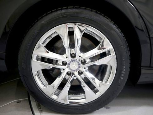 Used 2010 Mercedes-Benz E 550 Sedan image 9