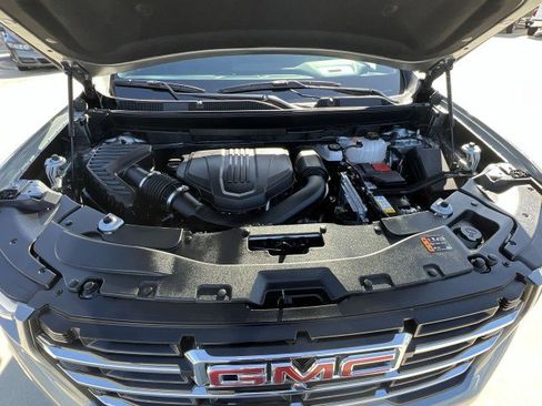 Used 2025 GMC Acadia Elevation image 30
