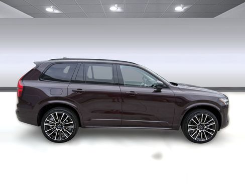 New 2026 Volvo XC90 B6 Ultra w/ Protection Package image 7
