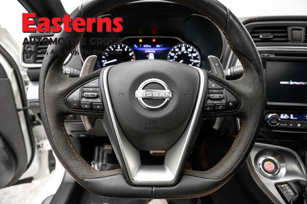 Used 2023 Nissan Maxima SR w/ Sport Mat Group FWD image 11