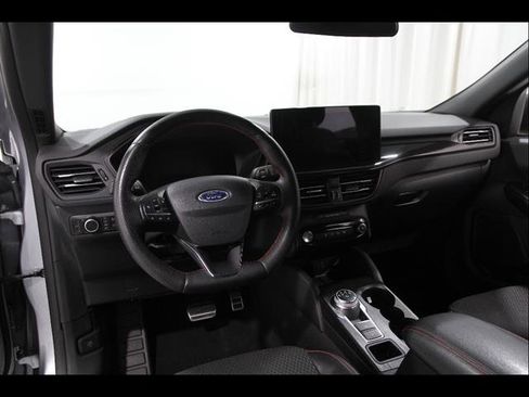 Certified 2023 Ford Escape ST-Line w/ Tech Pack #1 AWD/4WD image 6