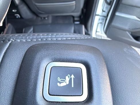 Used 2022 Jeep Grand Wagoneer Series III image 47