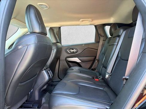 Used 2018 Jeep Cherokee Latitude Plus w/ Comfort/Convenience Group AWD/4WD image 23