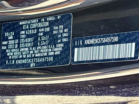 Used 2025 Kia Carnival FWD image 34