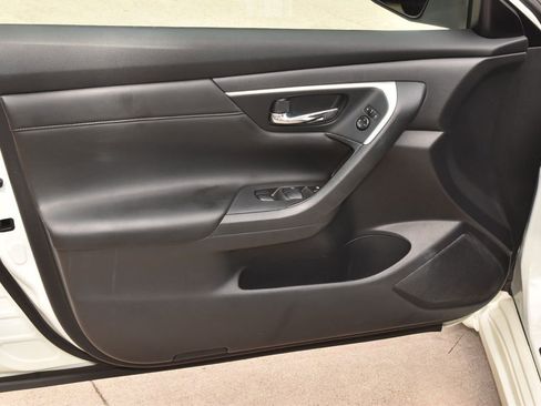 Used 2015 Nissan Altima 2.5 S w/ Power Driver Seat Package FWD image 31