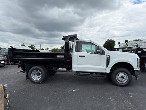New 2025 Ford F350 XL w/ XL Chrome Package image 9