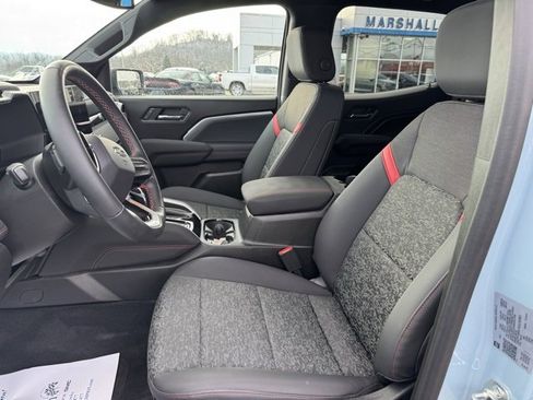 Used 2025 Chevrolet Colorado Z71 w/ Technology Package image 10