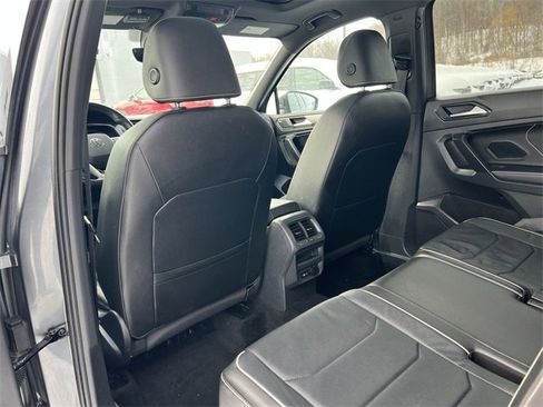 Used 2022 Volkswagen Tiguan SEL R-Line image 16