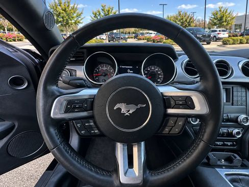 Used 2019 Ford Mustang GT RWD image 19