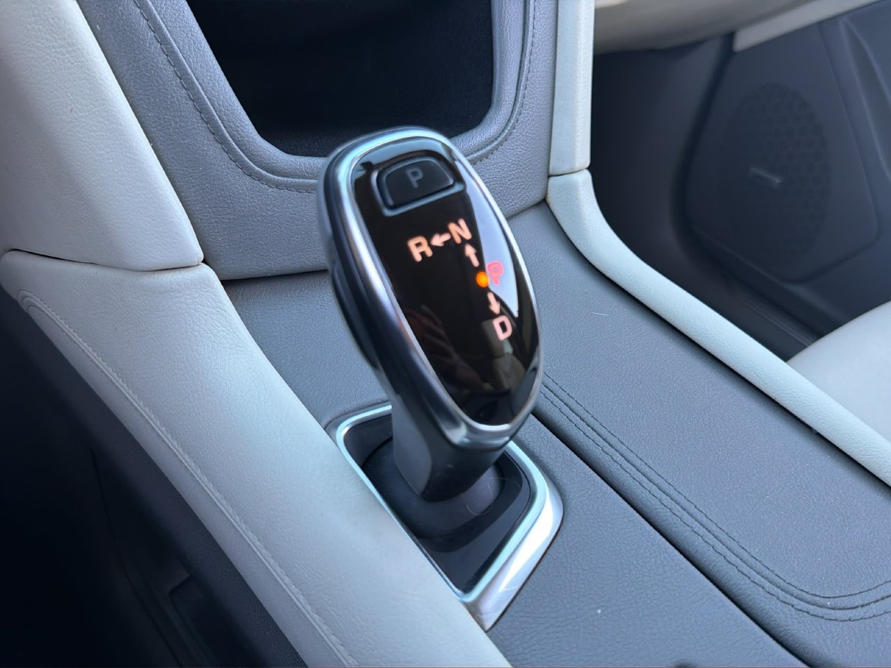 Used 2017 Cadillac XT5 Luxury FWD image 25