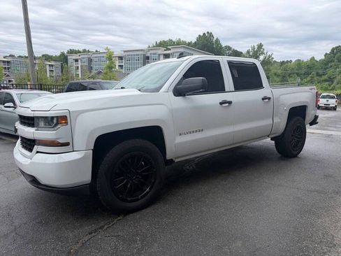 Used 2018 Chevrolet Silverado 1500 Custom AWD/4WD image 4