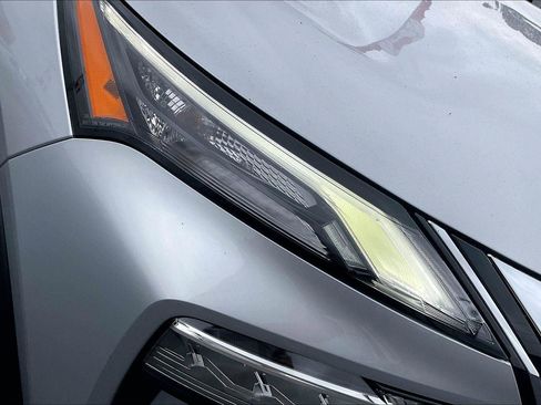 Used 2022 Nissan Rogue SV w/ SV Premium Package image 29