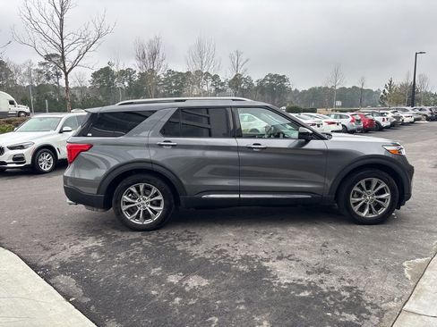 Used 2022 Ford Explorer Limited image 7