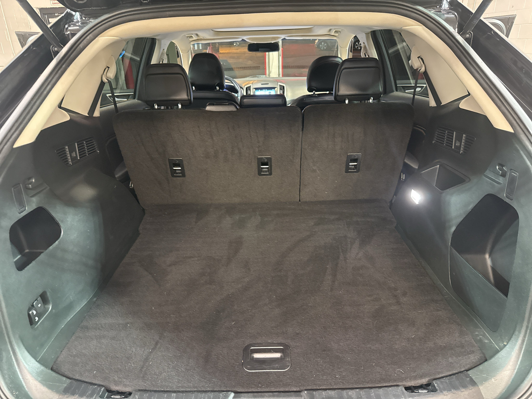 Used 2019 Ford Edge SEL w/ Equipment Group 201A AWD/4WD image 27