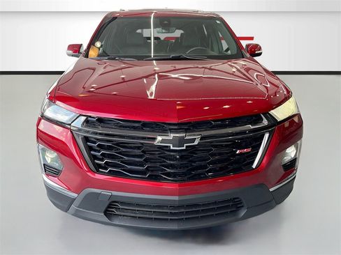 Used 2023 Chevrolet Traverse RS image 2