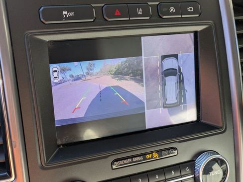 Used 2020 Ford Expedition Platinum image 25