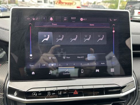 Used 2022 Jeep Compass Latitude w/ Sun and Sound Group AWD/4WD image 68