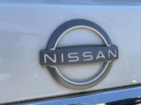 Used 2023 Nissan Armada SL w/ Captain's Chairs Package image 8