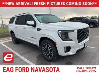 Used 2022 GMC Yukon XL Denali video 1
