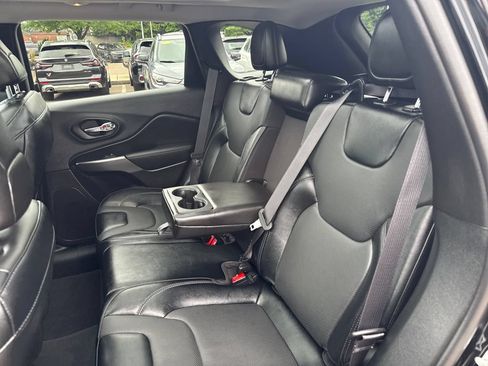 Used 2022 Jeep Cherokee Limited AWD/4WD image 33