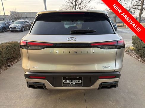 Certified 2024 INFINITI QX60 Luxe image 3