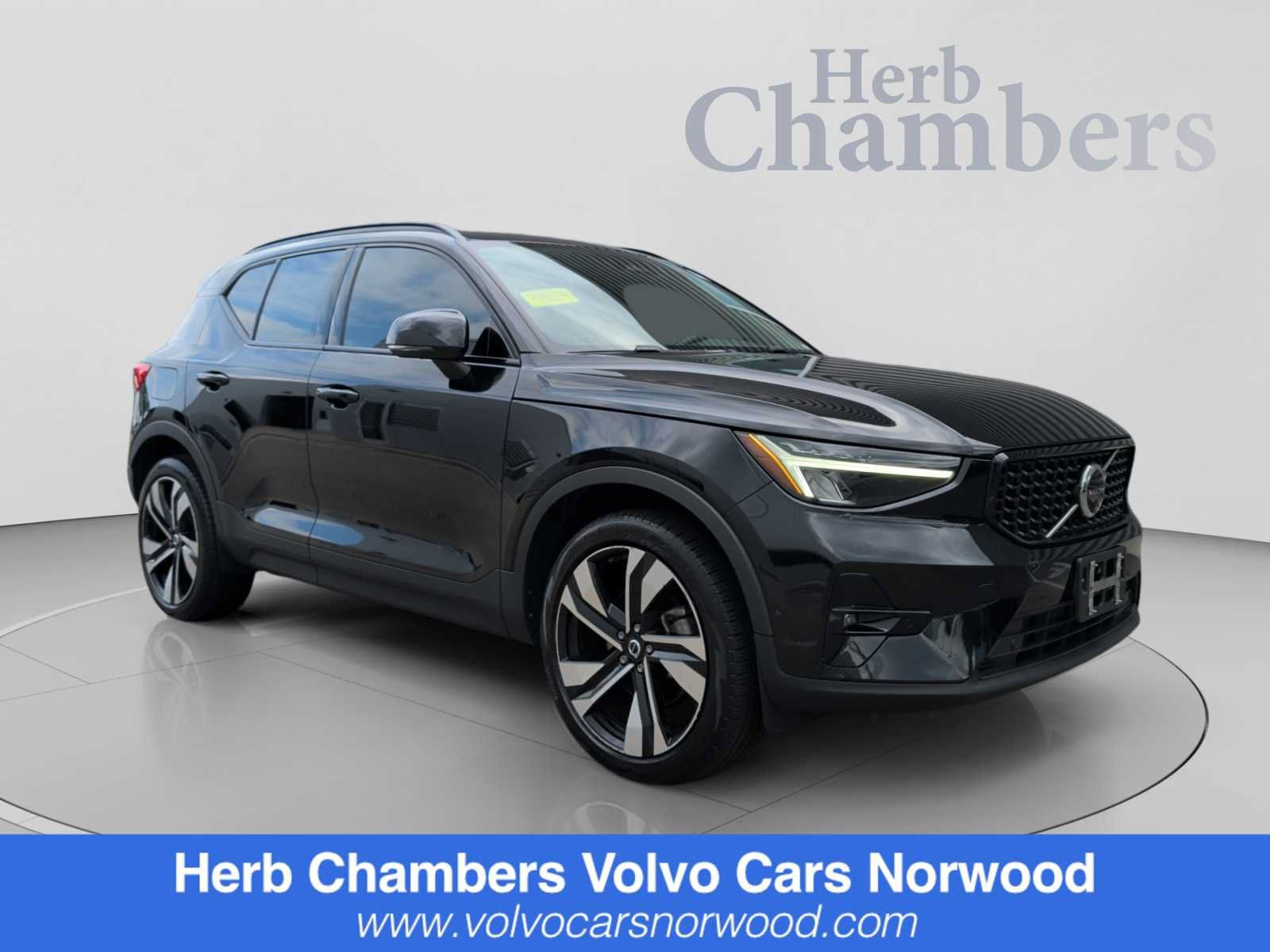 Certified 2024 Volvo XC40 B5 Plus w/ Climate Package AWD/4WD image 1