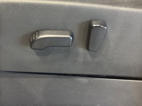 Used 2022 Nissan Frontier PRO-4X w/ Technology Package image 15