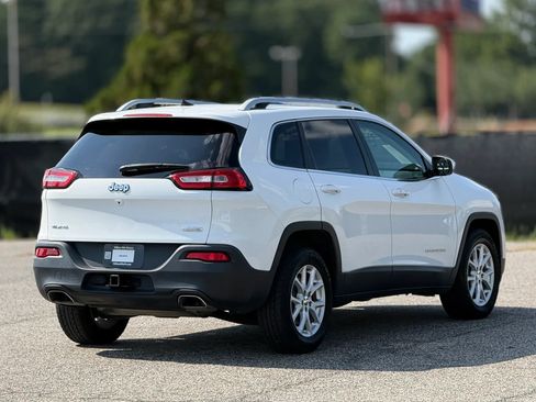 Used 2016 Jeep Cherokee Latitude w/ Comfort/Convenience Group AWD/4WD image 9