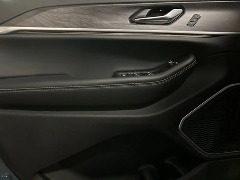 New 2026 Jeep Grand Cherokee Limited RWD image 10